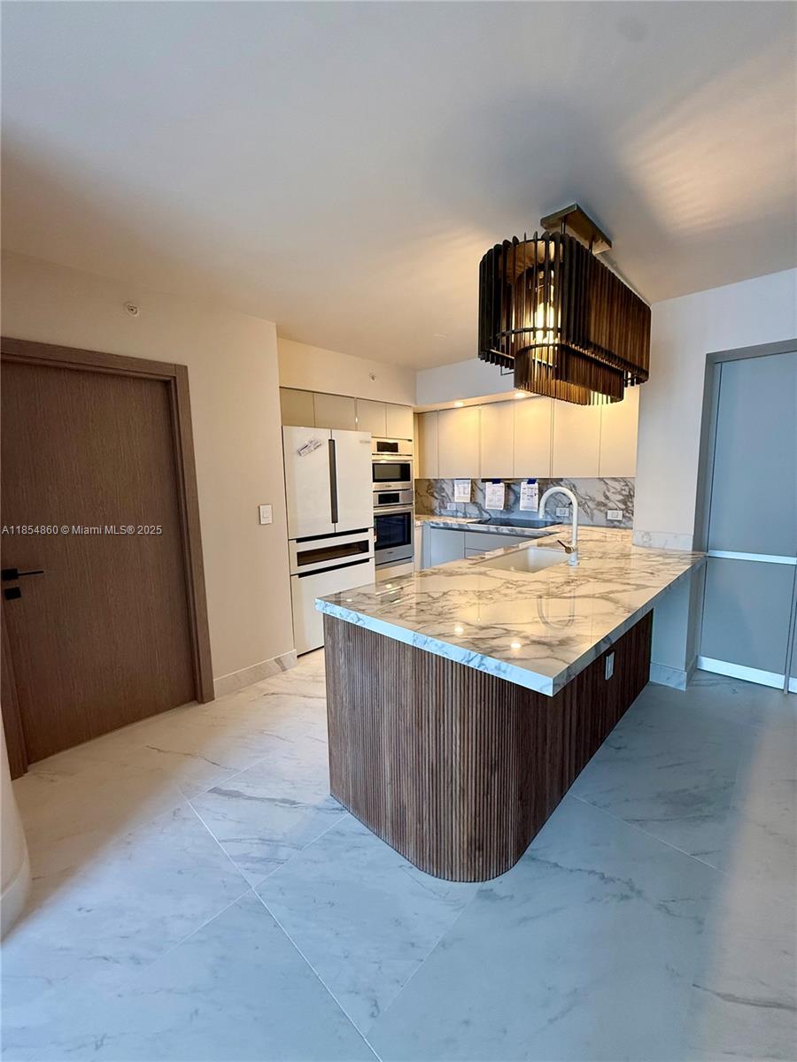 2080 S Ocean Dr # 809, Hallandale Beach FL 33009