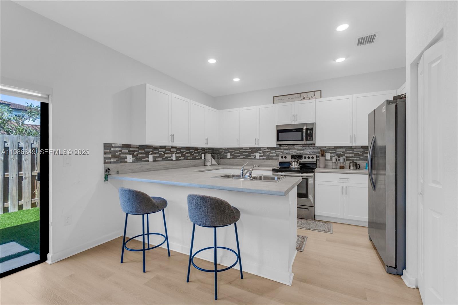 21068 NE 8th Ave, Miami FL 33179