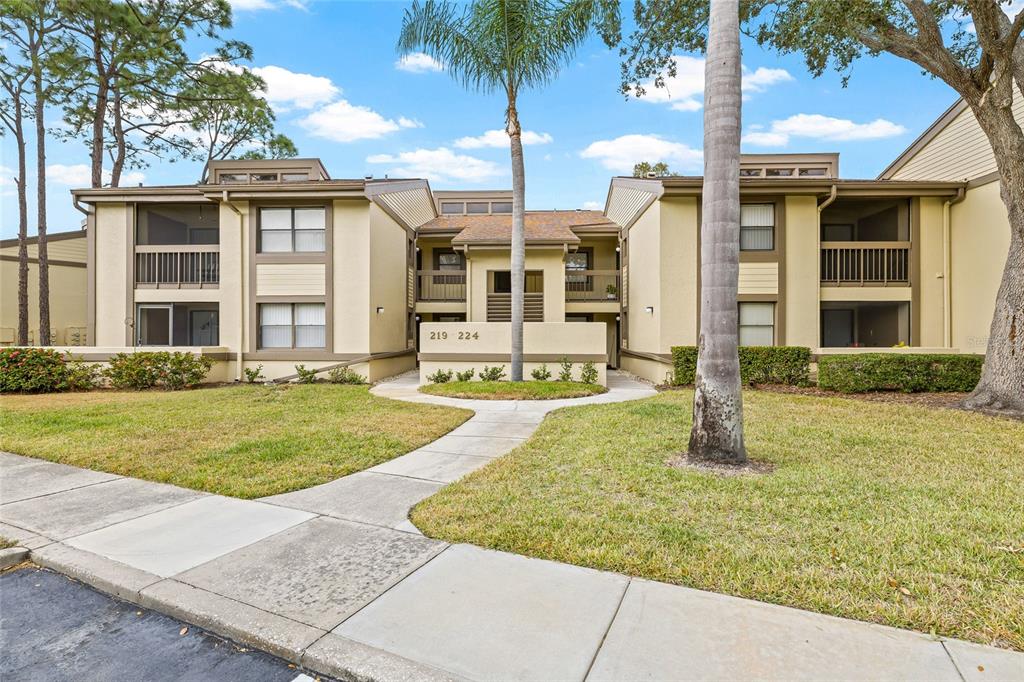 222 WOODLAKE WYNDE UNIT 222