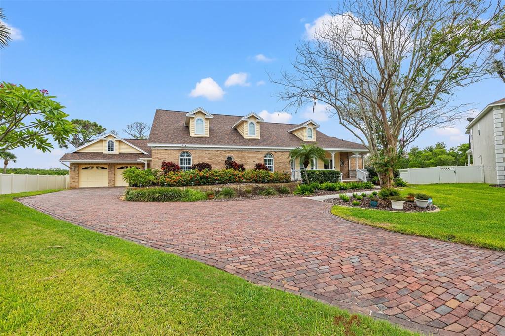 8662 PELICAN COURT