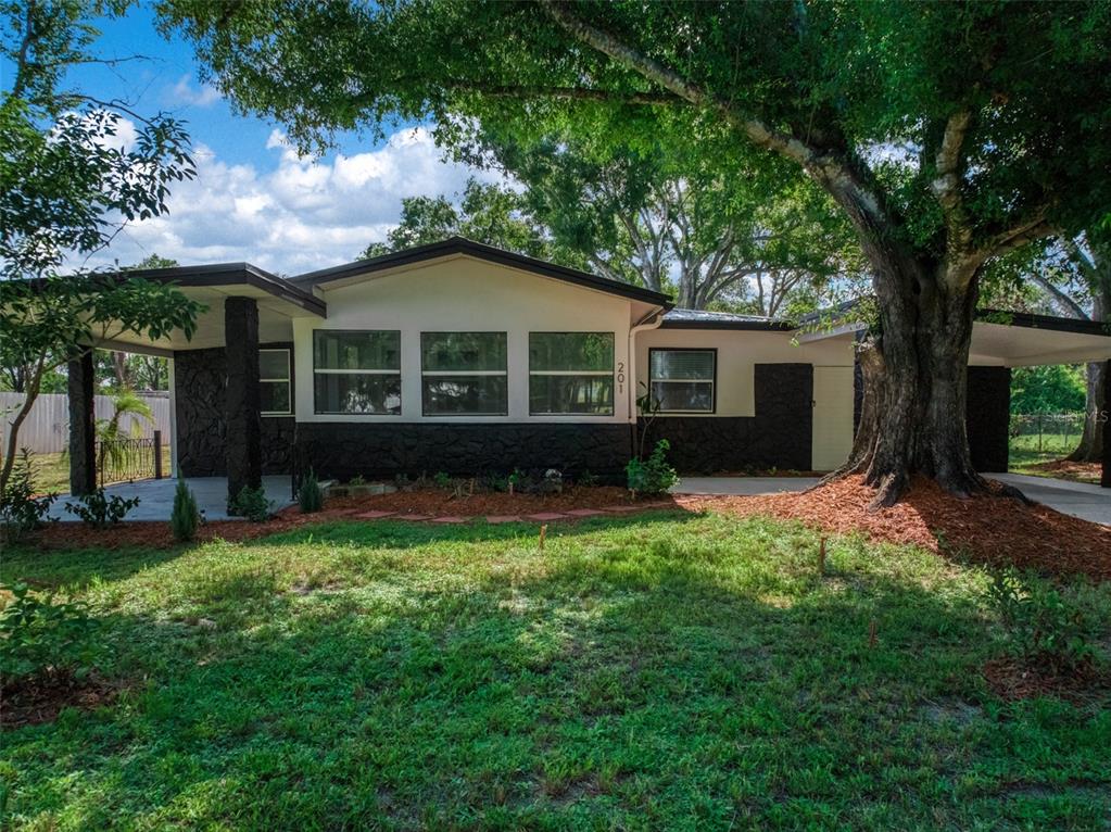 201 BROOKS ROAD, FROSTPROOF, FL — photo 2 of 28