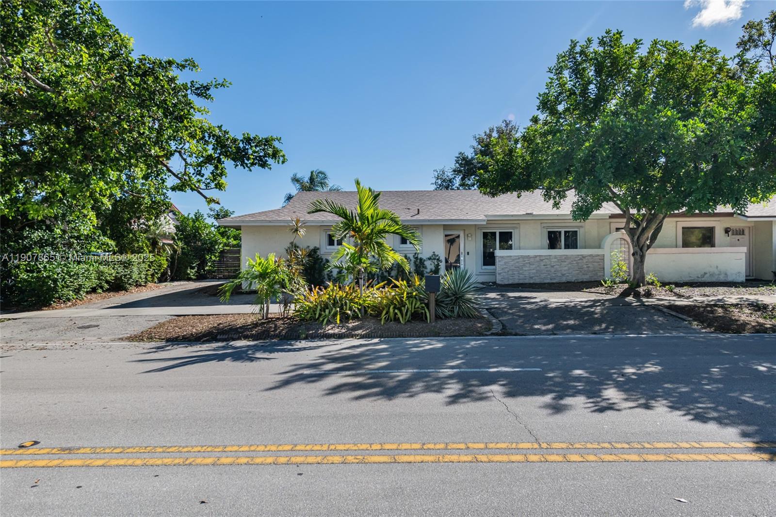 5830 Park Rd, Dania Beach FL 33312
