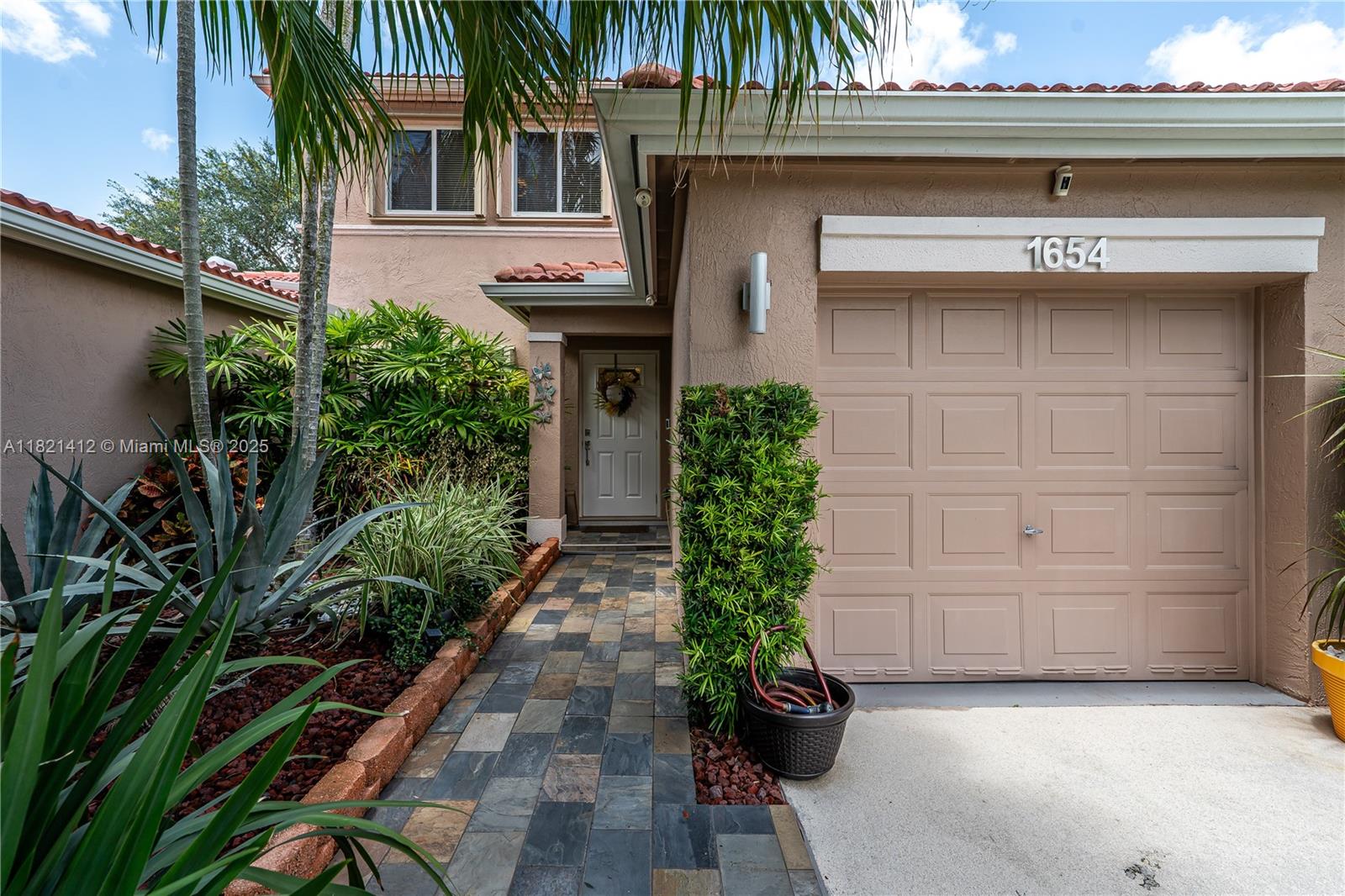 1654 SW 109th Ter, Davie FL 33324