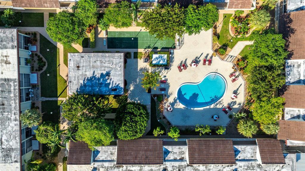 860 SE 6th Avenue # 303, Deerfield Beach FL 33441