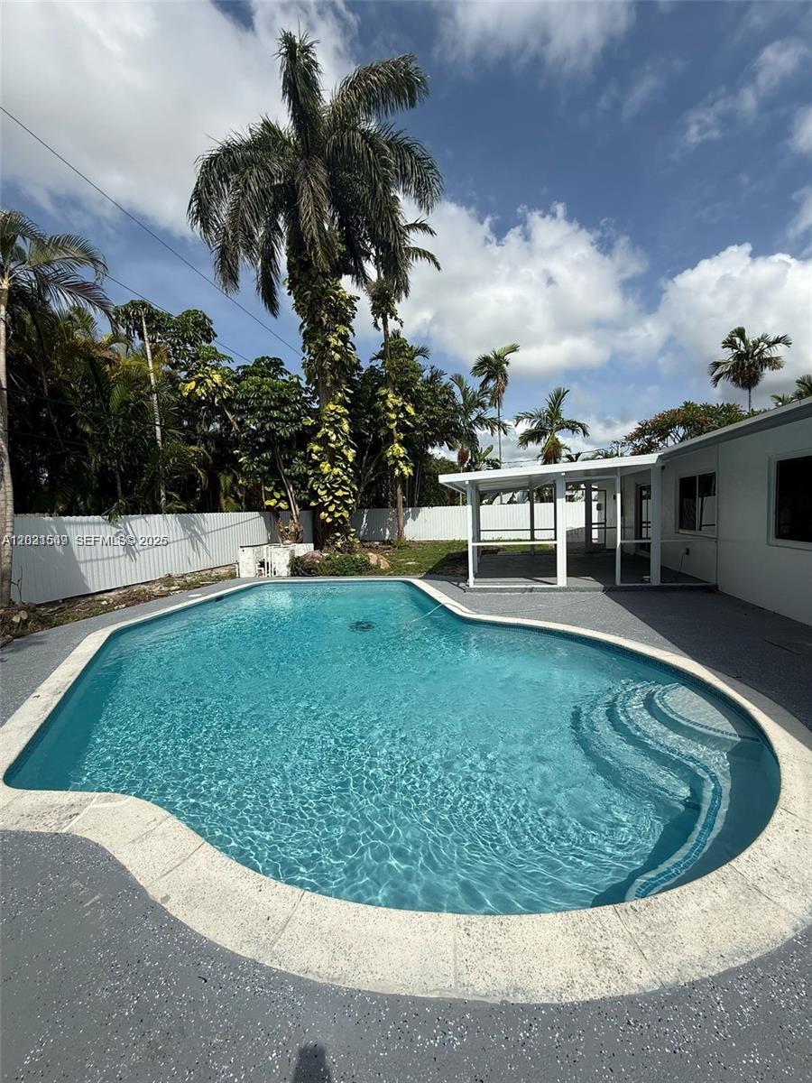 9934 SW 195th St, Cutler Bay FL 33157