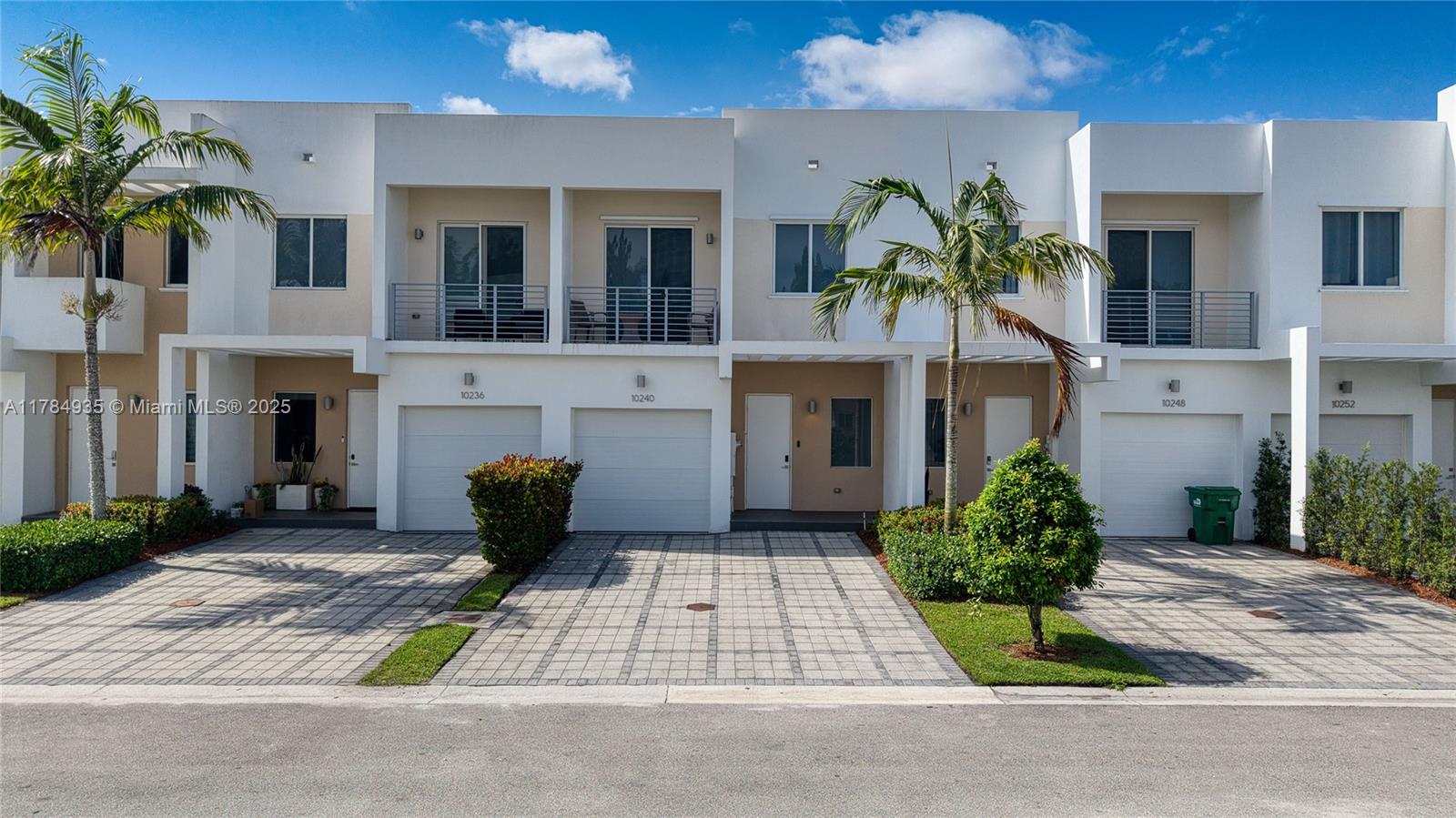 10240 NW 72nd Ter, Doral FL 33178