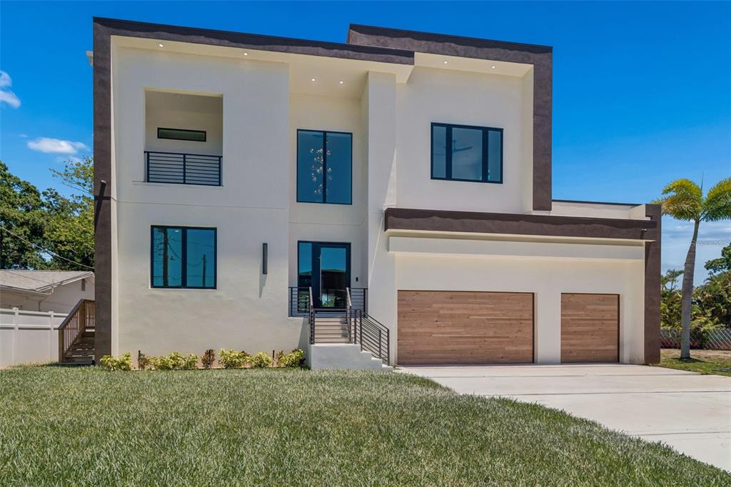 206 S TREASURE DRIVE