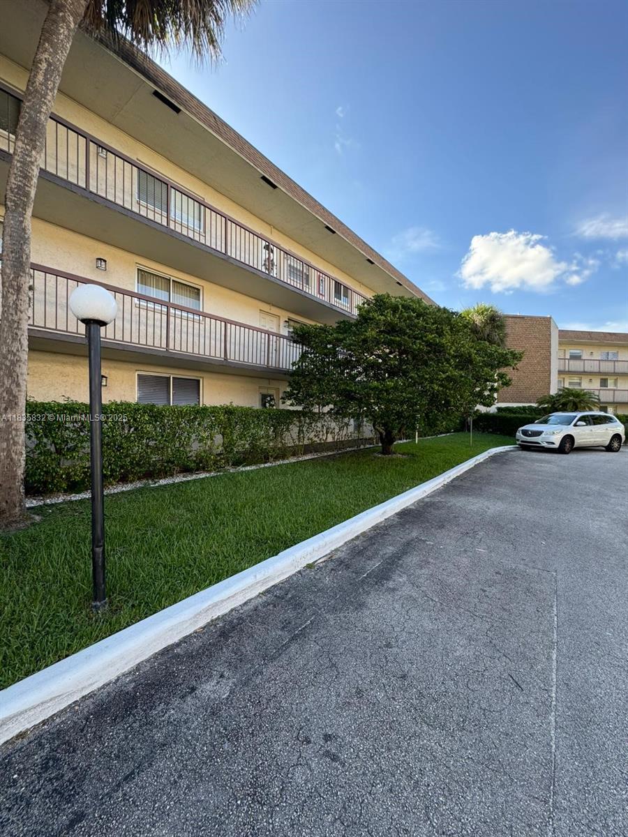 7480 NW 17th St # 103, Plantation FL 33313