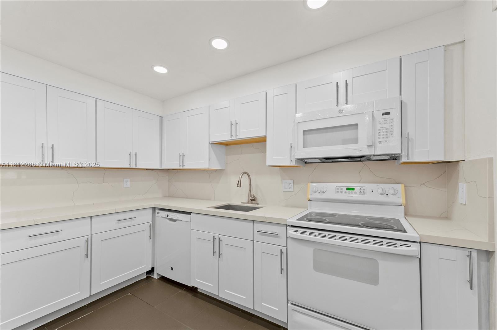 3253 Foxcroft Rd # G312, Miramar FL 33025