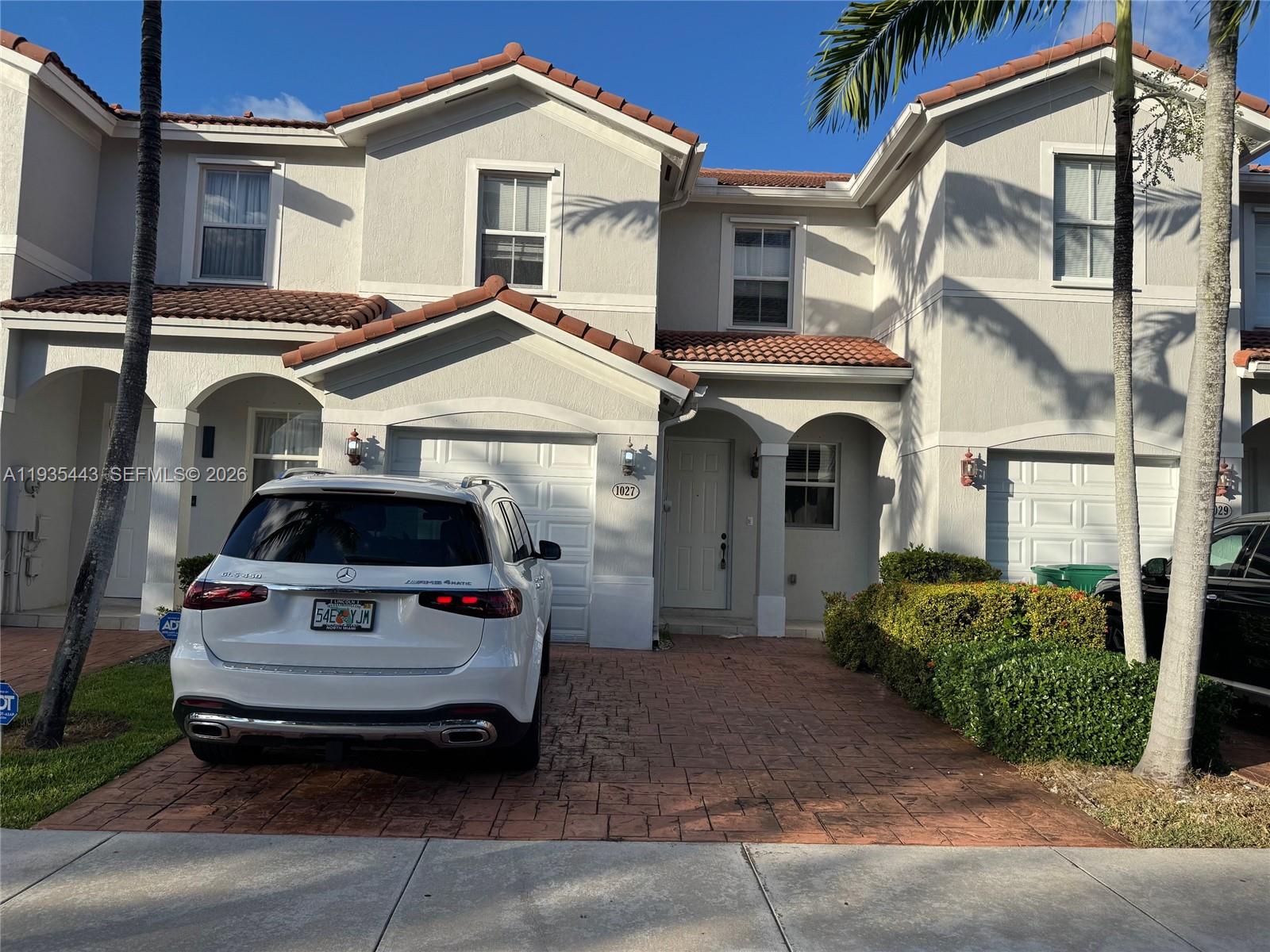 1027 NE 207th St # 1027, Miami FL 33179