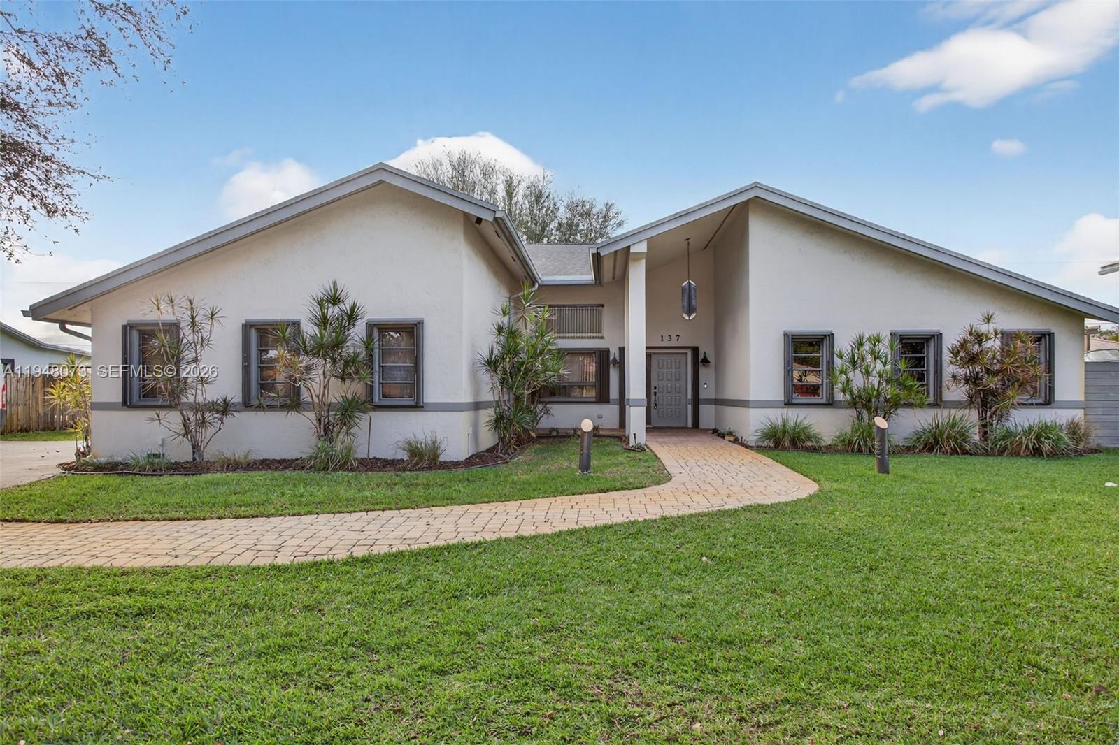 137 E Palm Dr, Margate FL 33063