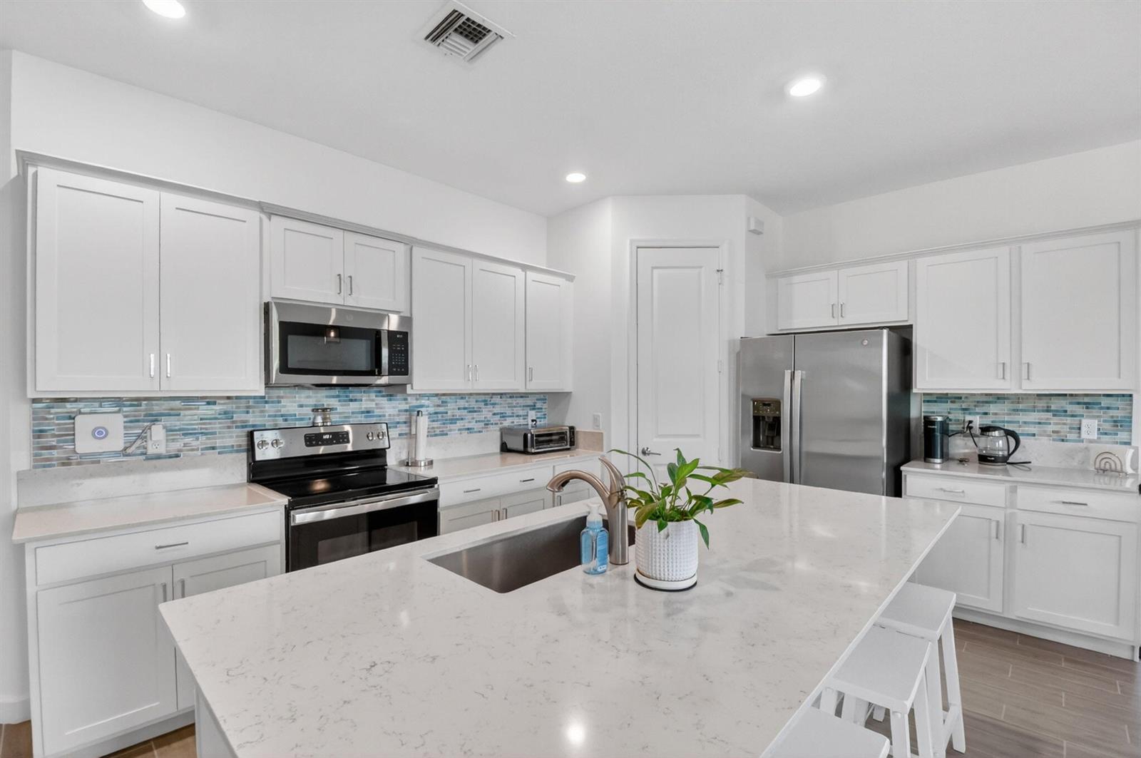 6026 Henderson Way, West Palm Beach FL 33415
