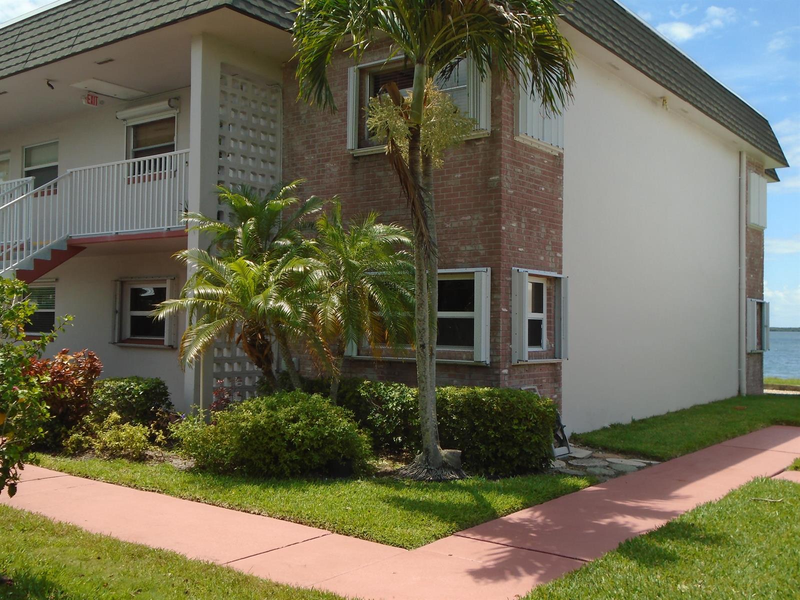 1133 Bayshore Drive # 105, Fort Pierce FL 34949