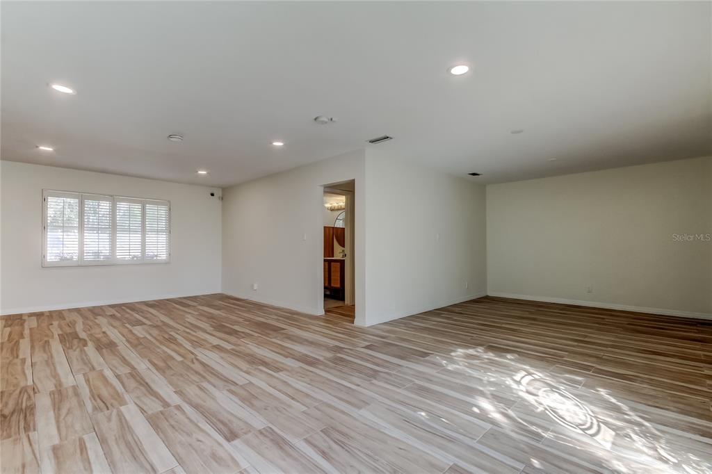 3936 E EDEN ROC CIRCLE, TAMPA, FL — photo 2 of 30