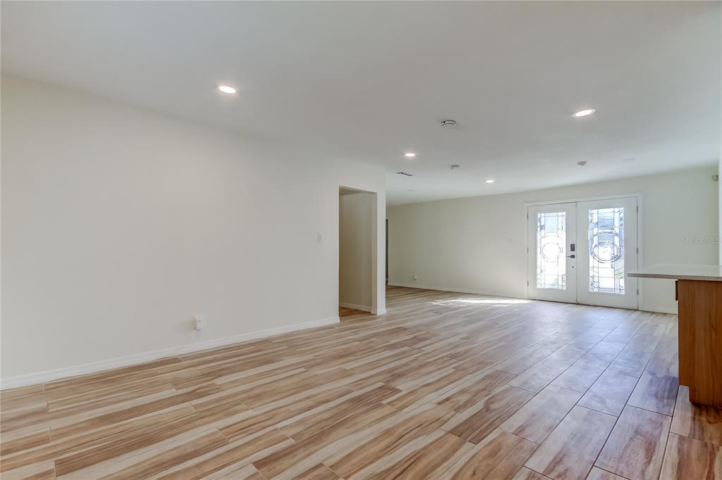3936 E EDEN ROC CIRCLE, TAMPA, FL — photo 5 of 30