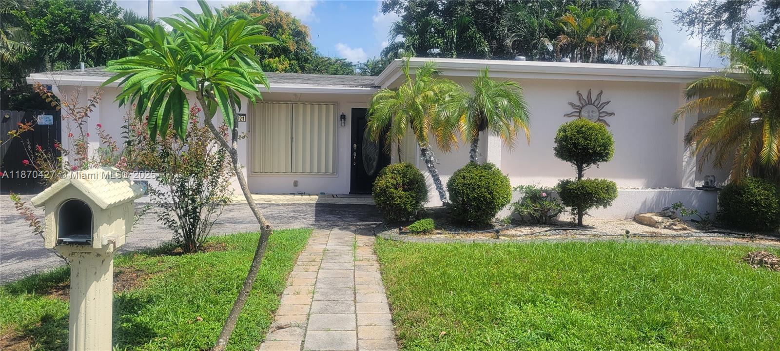 6321 Farragut St, Hollywood FL 33024