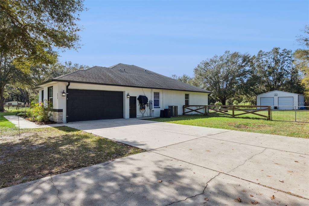 6838 CR 607B, BUSHNELL, FL — photo 4 of 30