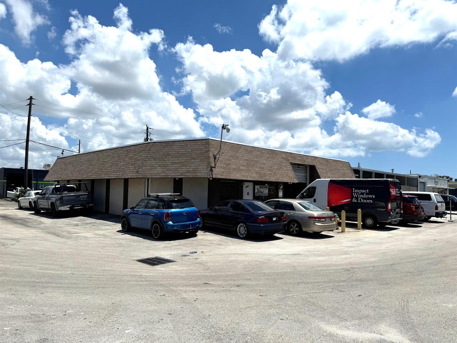 2355 NW 30th Street, Oakland Park FL 33311