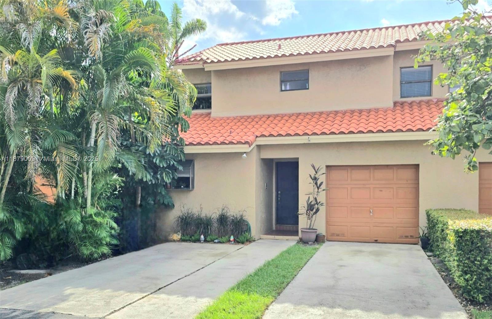 19710 Cypress Ct, Miami Lakes FL 33015