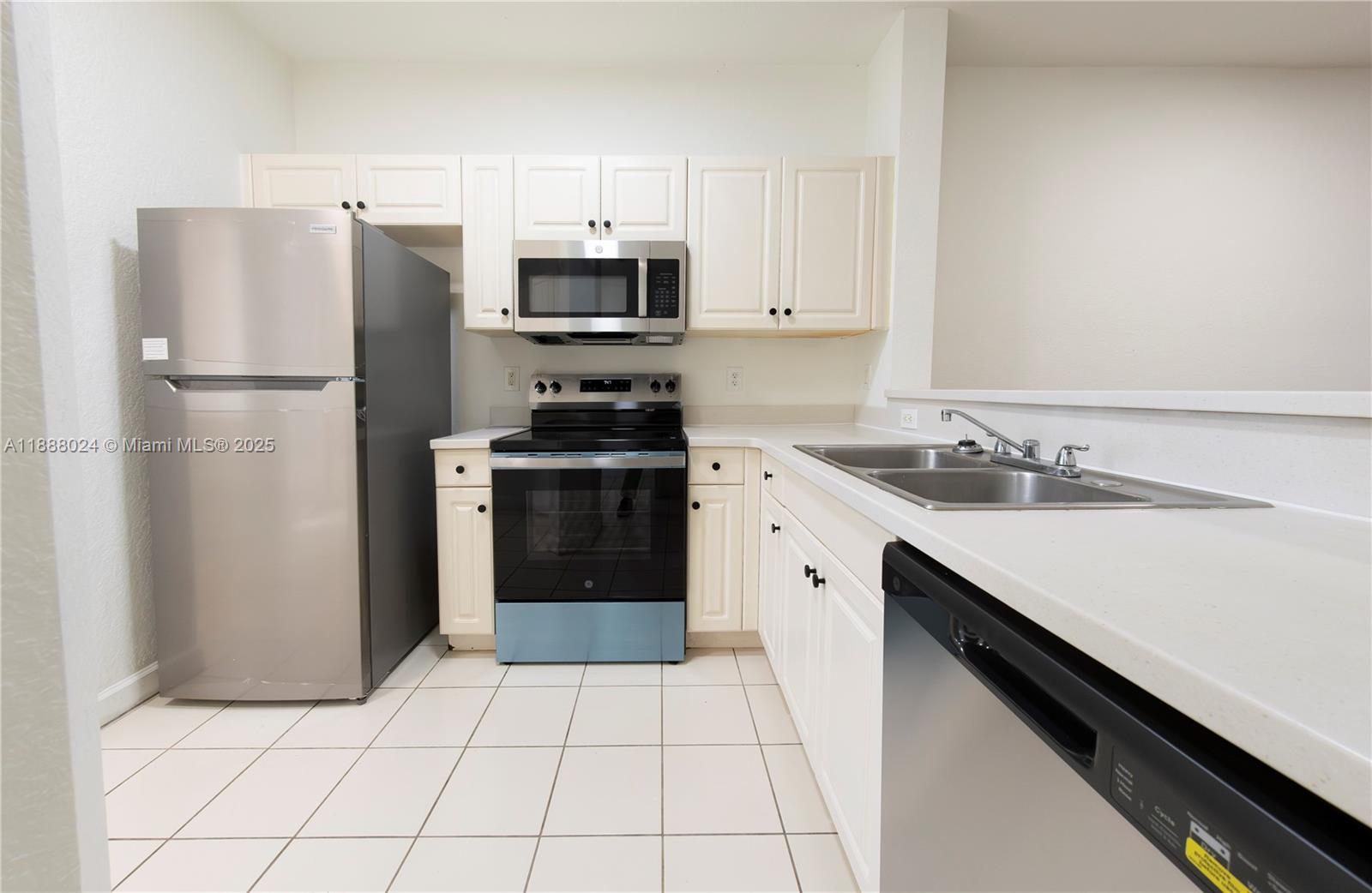 4130 Napoli Lake Dr, Riviera Beach FL 33410