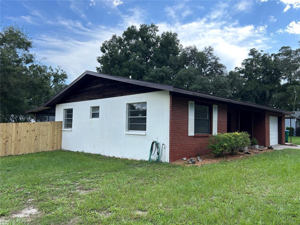 25639 SW 18TH AVENUE, NEWBERRY, FL — photo 3 of 8