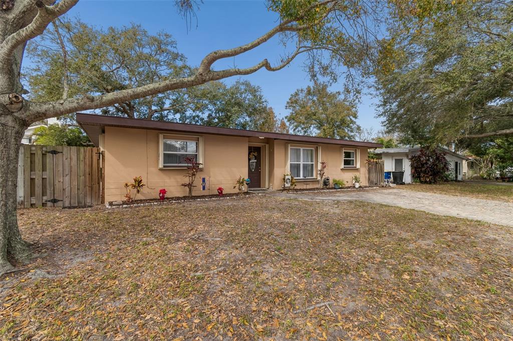 1234 FORREST HILL DRIVE, CLEARWATER, FL — photo 4 of 30