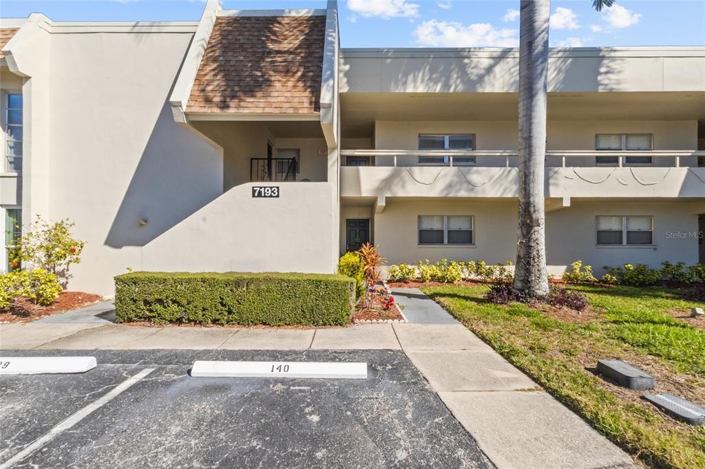 7193 W COUNTRY CLUB DRIVE N UNIT 140