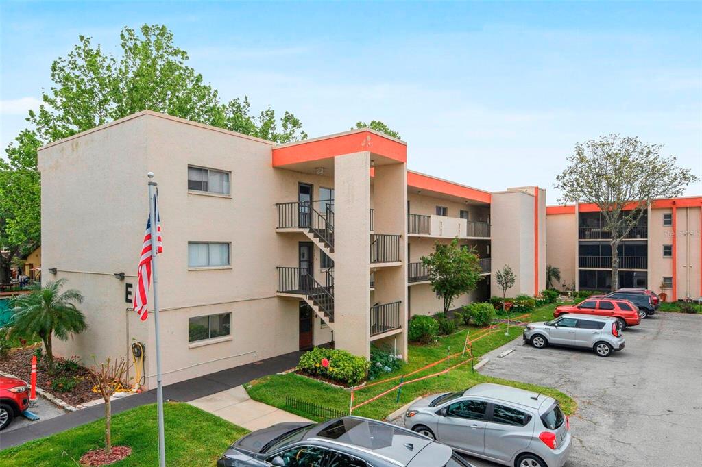 1130 N LAKE PARKER AVENUE UNIT E136