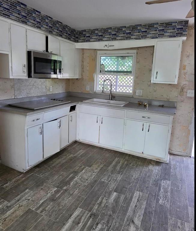 2403 ADRIAN AVENUE, LARGO, FL — photo 2 of 7