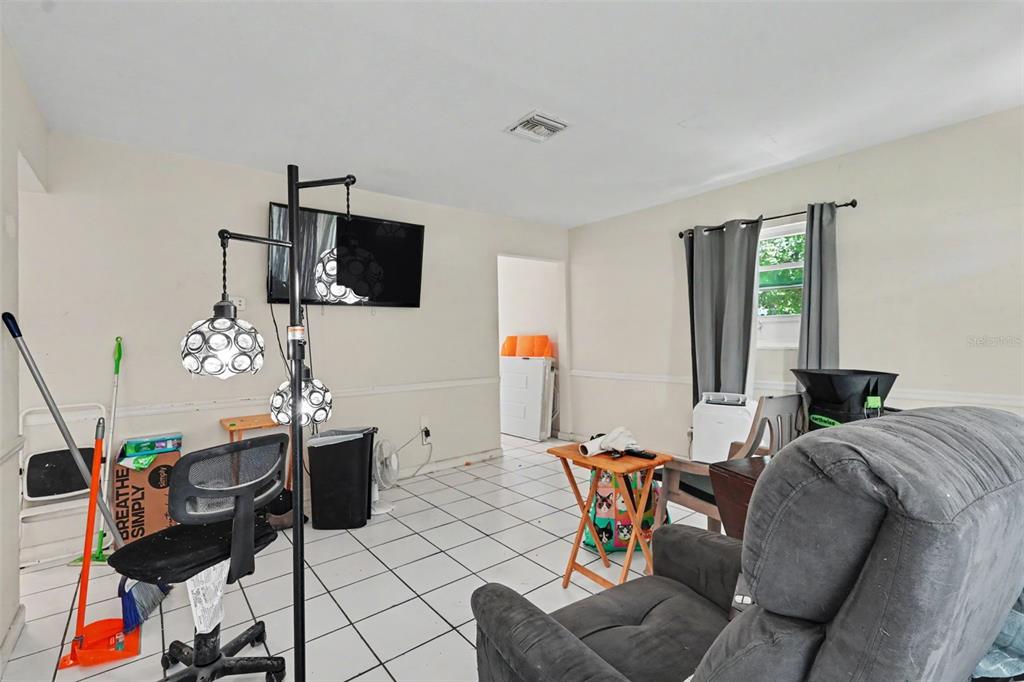 308 E ALTHEA AVENUE, TAMPA, FL — photo 4 of 23