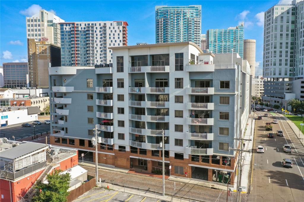1108 N FRANKLIN STREET UNIT 305