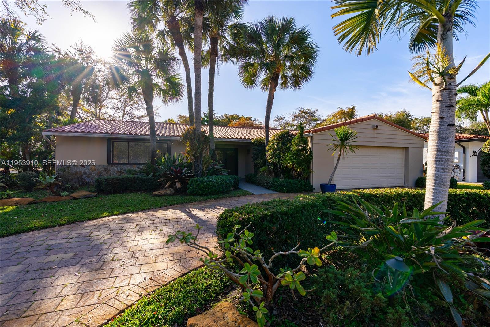 6371 Hutchinson Rd, Miami Lakes FL 33014