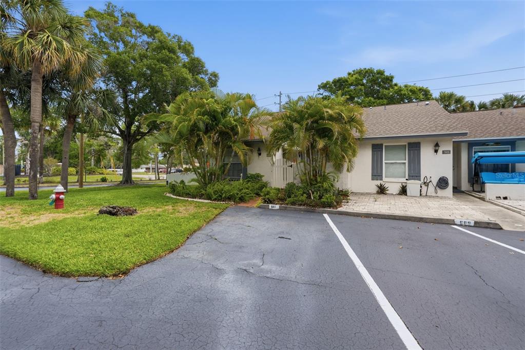 561 LAGUNA VISTA COURT
