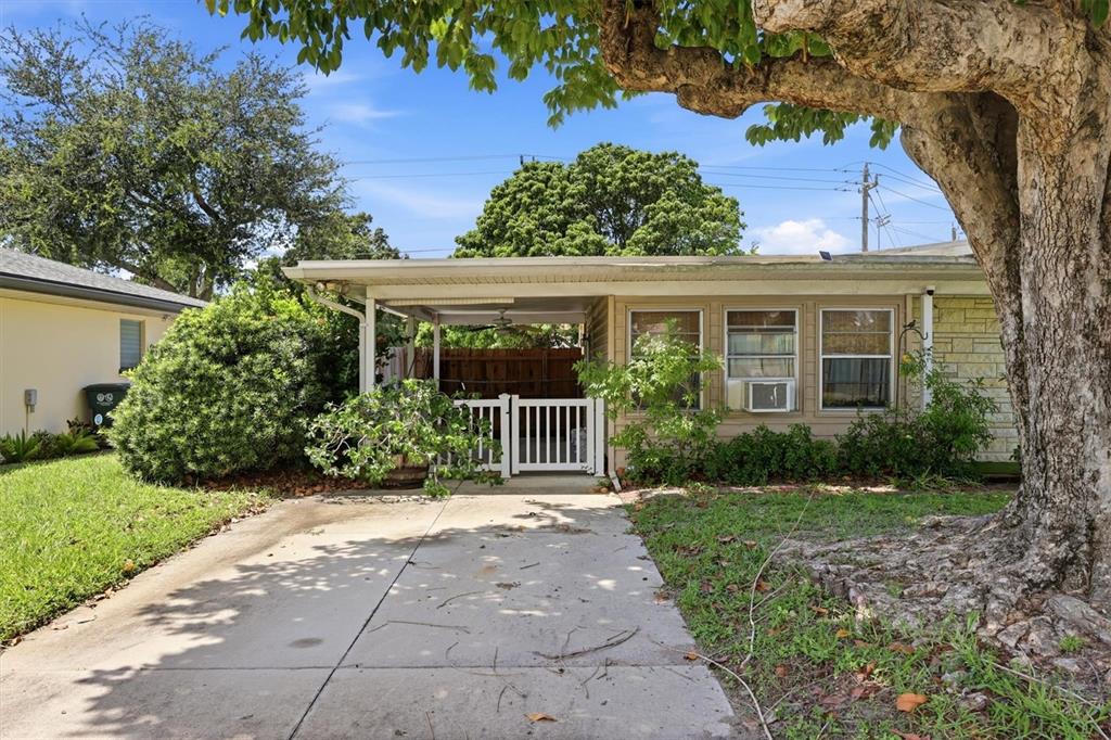 1302 32ND STREET W, BRADENTON, FL — photo 2 of 26