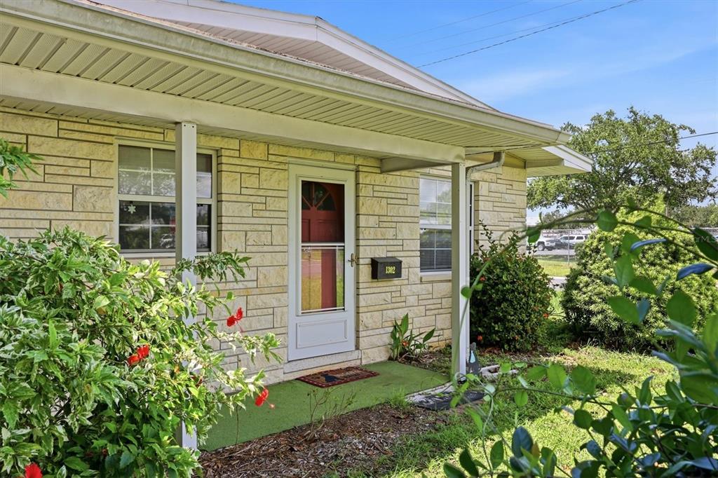 1302 32ND STREET W, BRADENTON, FL — photo 3 of 26