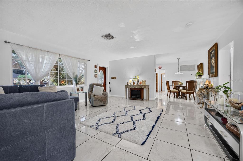 4701 SPAHN STREET, SARASOTA, FL — photo 5 of 29