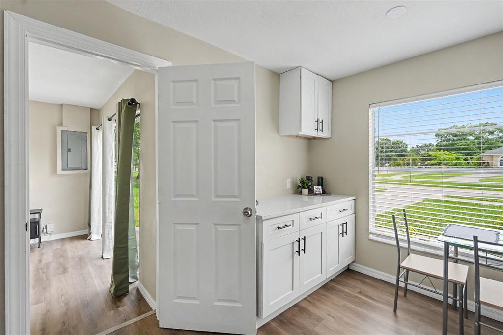 102 SHORE DRIVE E, OLDSMAR, FL — photo 3 of 30