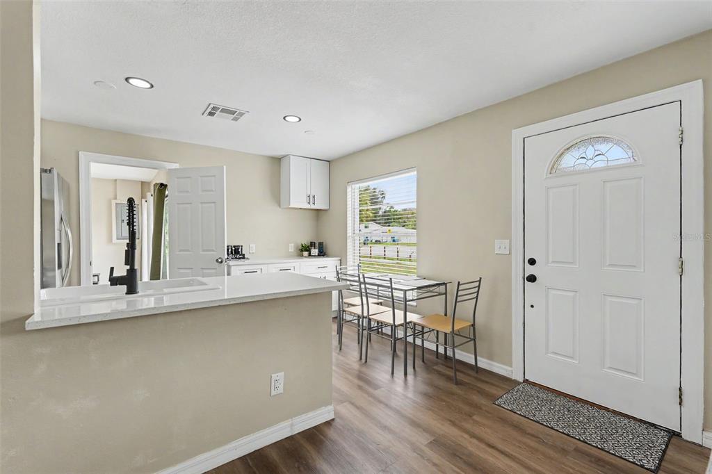 102 SHORE DRIVE E, OLDSMAR, FL — photo 5 of 30