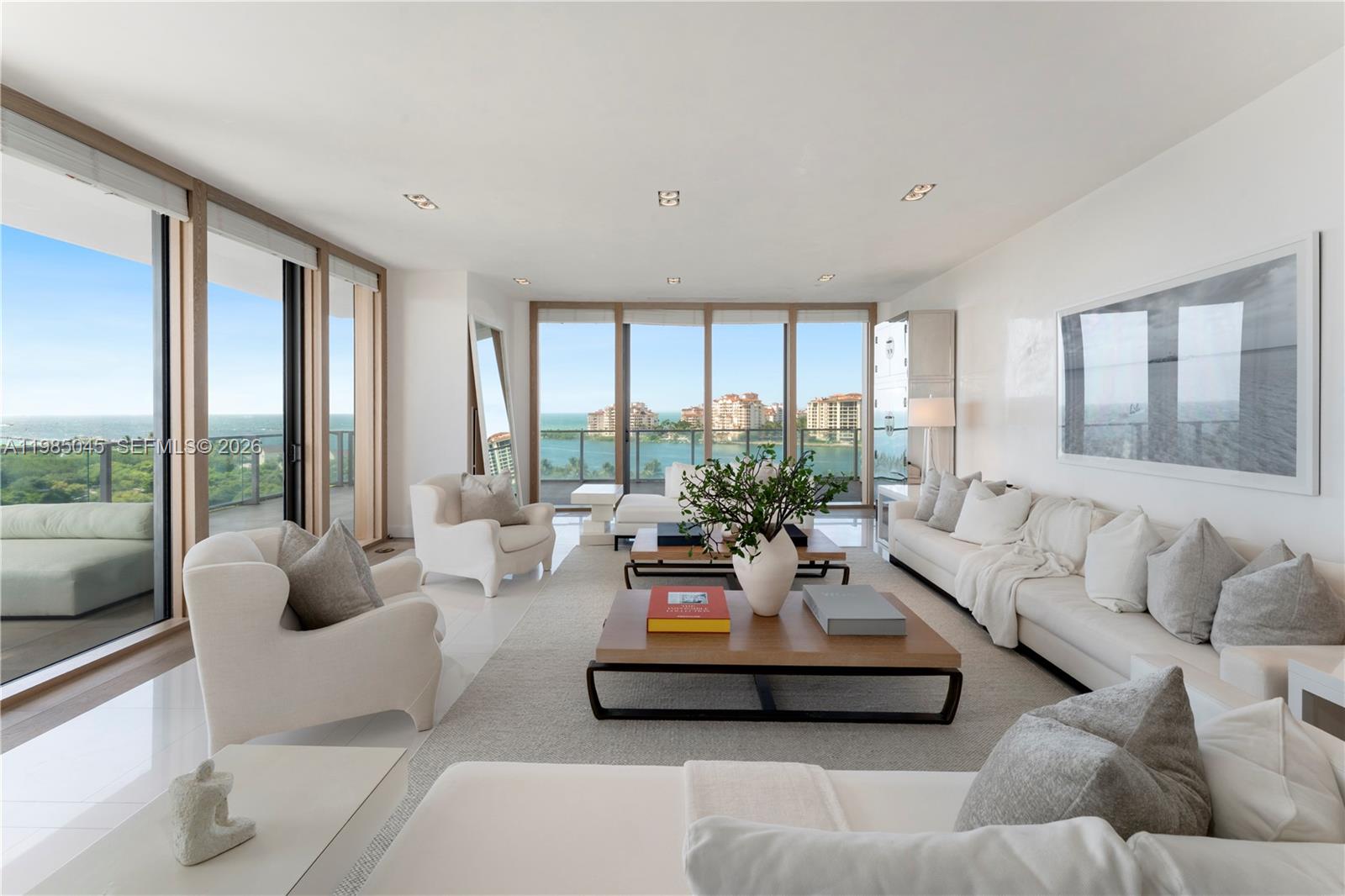 800 S Pointe Dr # 901, Miami Beach FL 33139