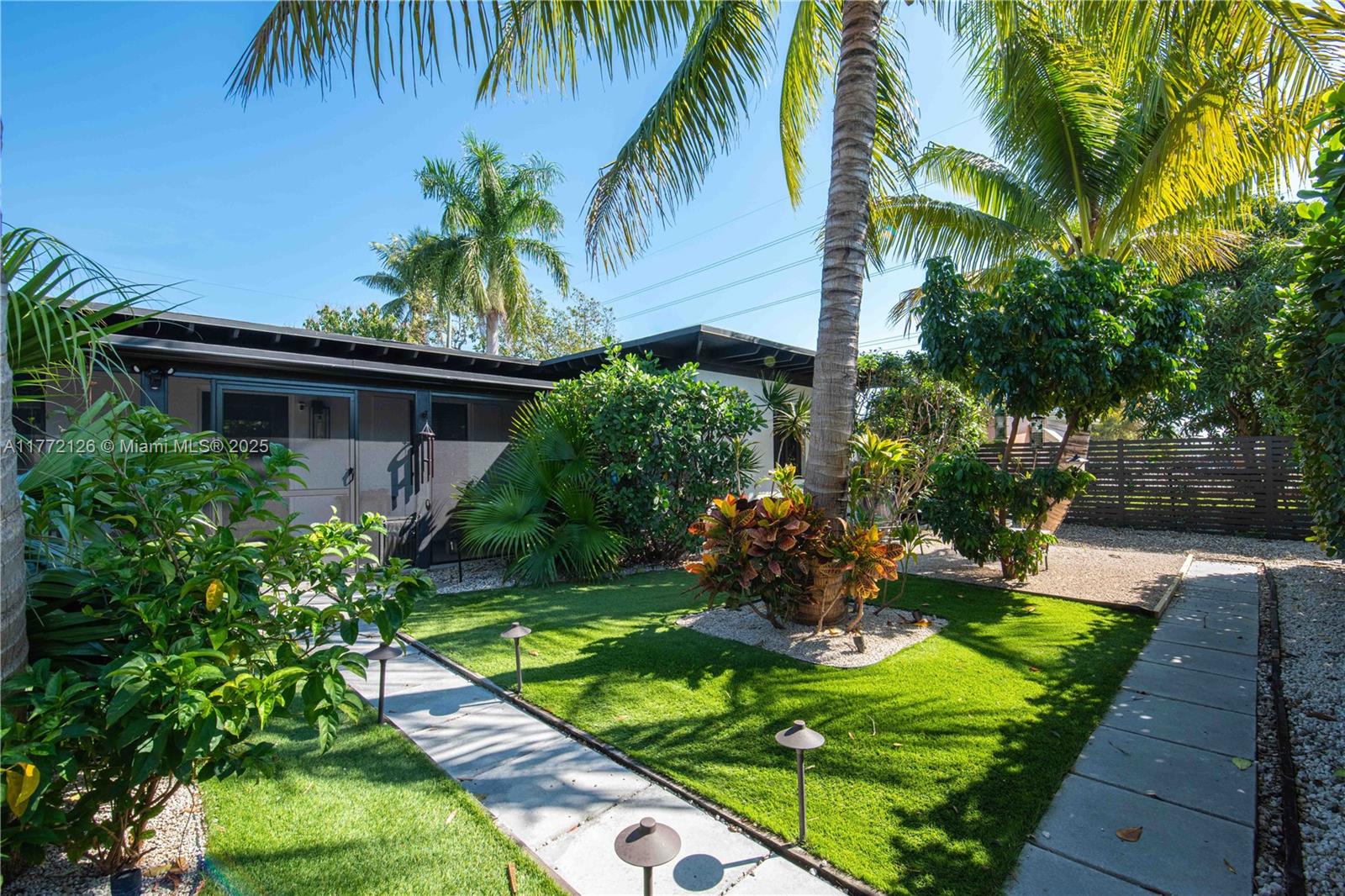 515 NW 116th St, Miami FL 33168