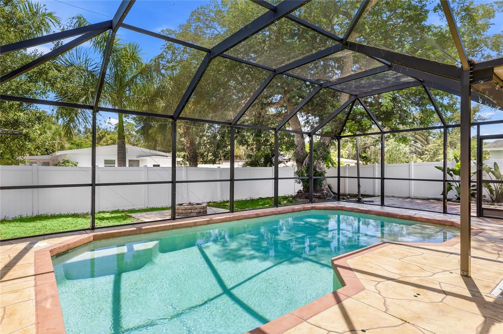 2324 TEMPLE STREET, SARASOTA, FL — photo 2 of 30