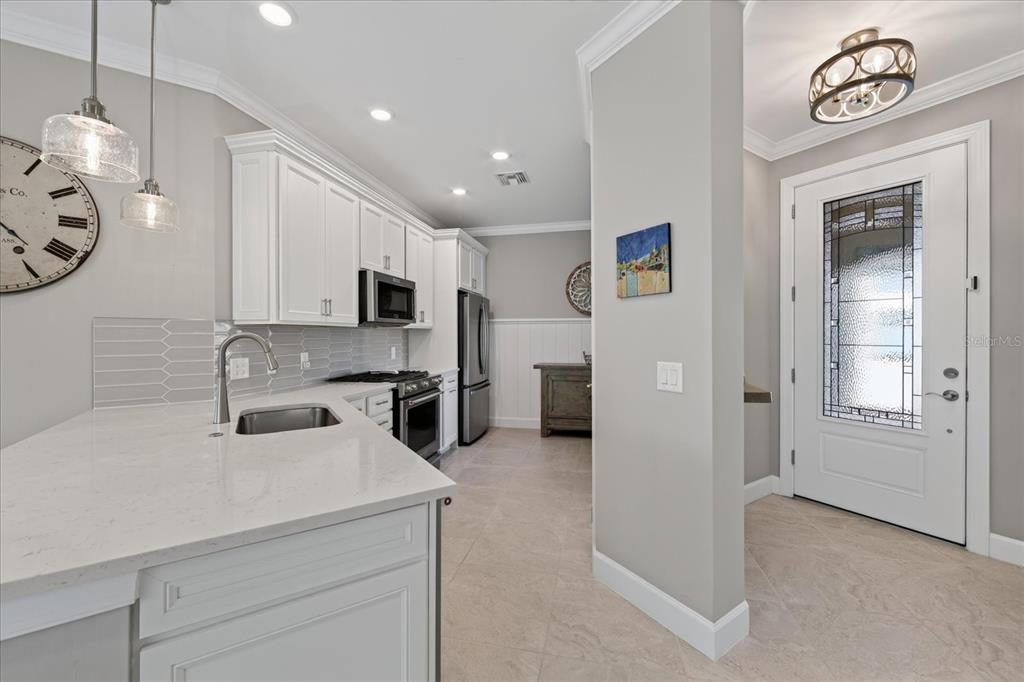 7653 SUMMERLAND COVE, BRADENTON, FL — photo 4 of 30