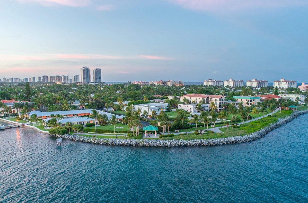 150 Inlet Way Ph, Palm Beach Shores FL 33404
