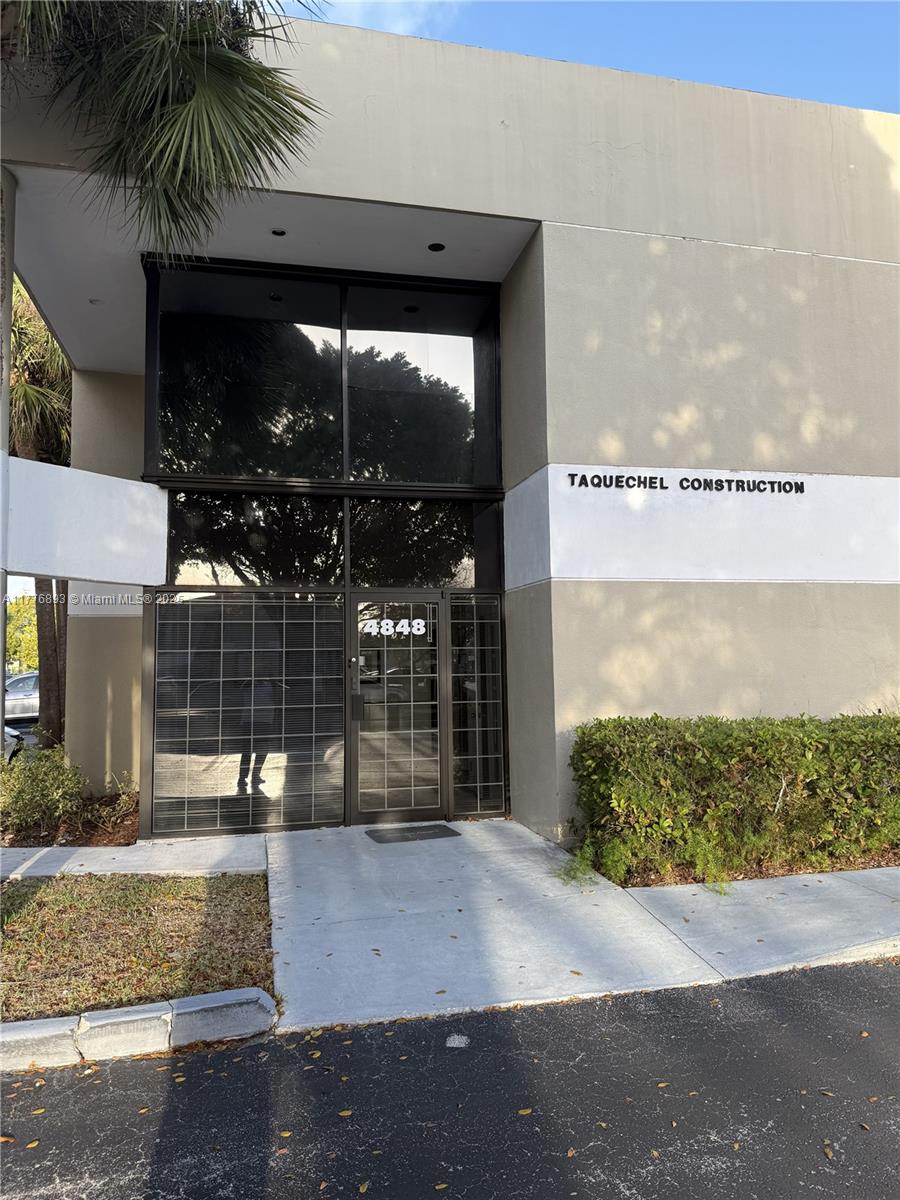 4848 SW 74th Ct, Miami FL 33155