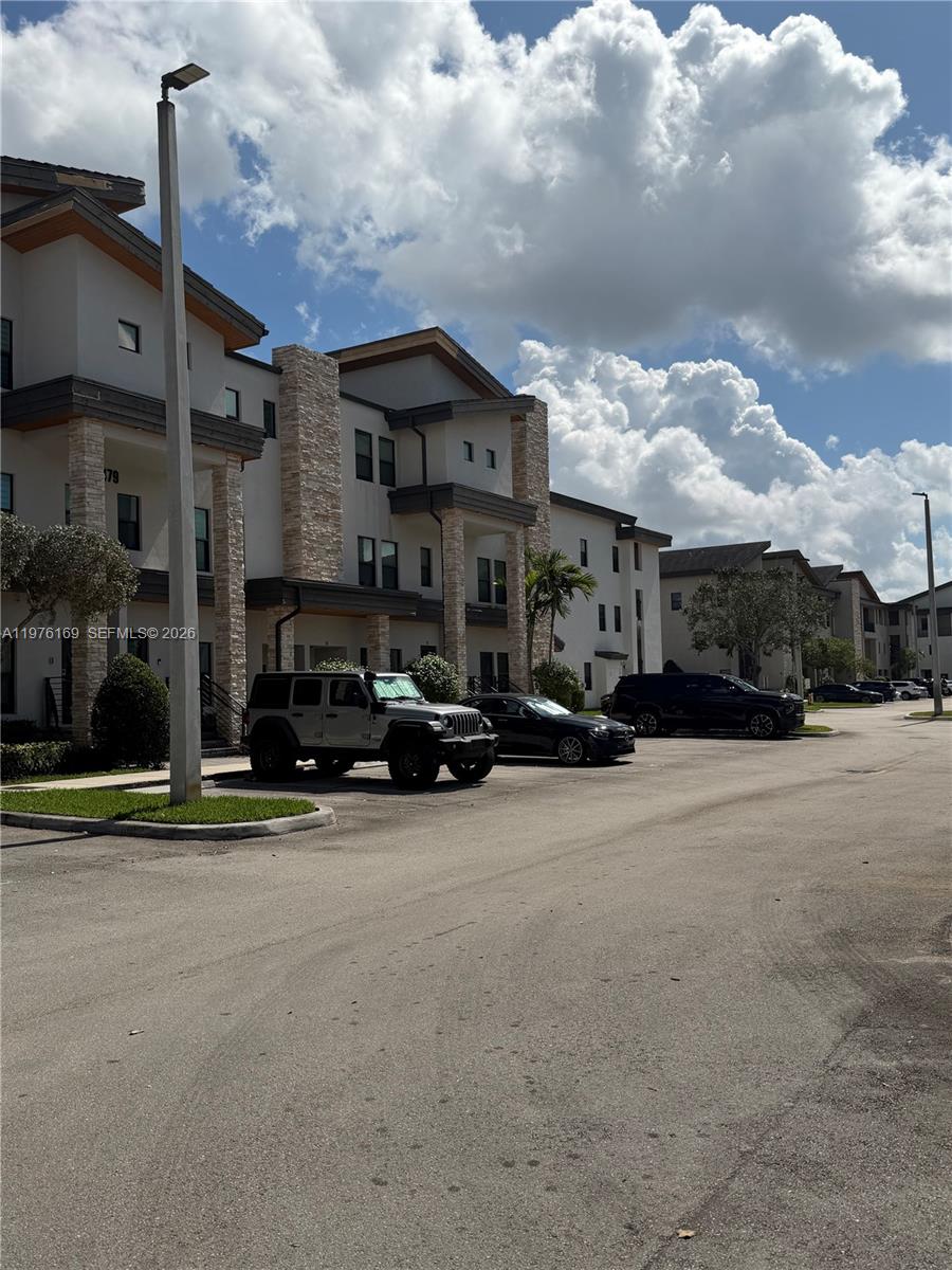 10479 NW 82nd St # 10, Doral FL 33178