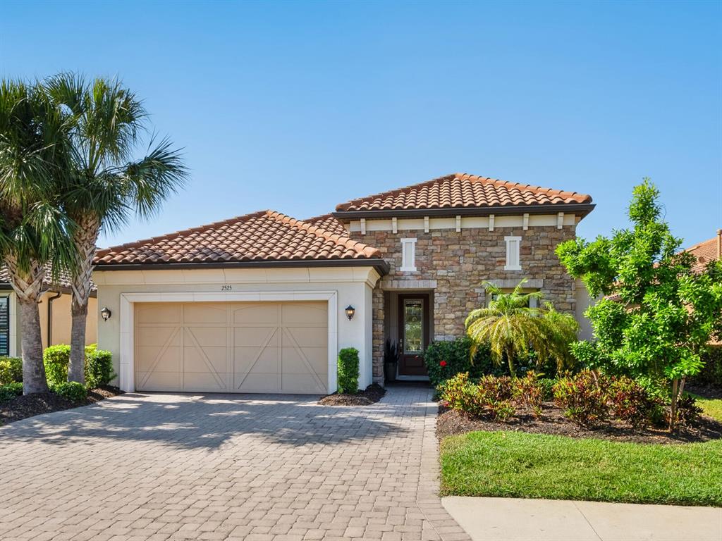 2525 VACCARO DRIVE
