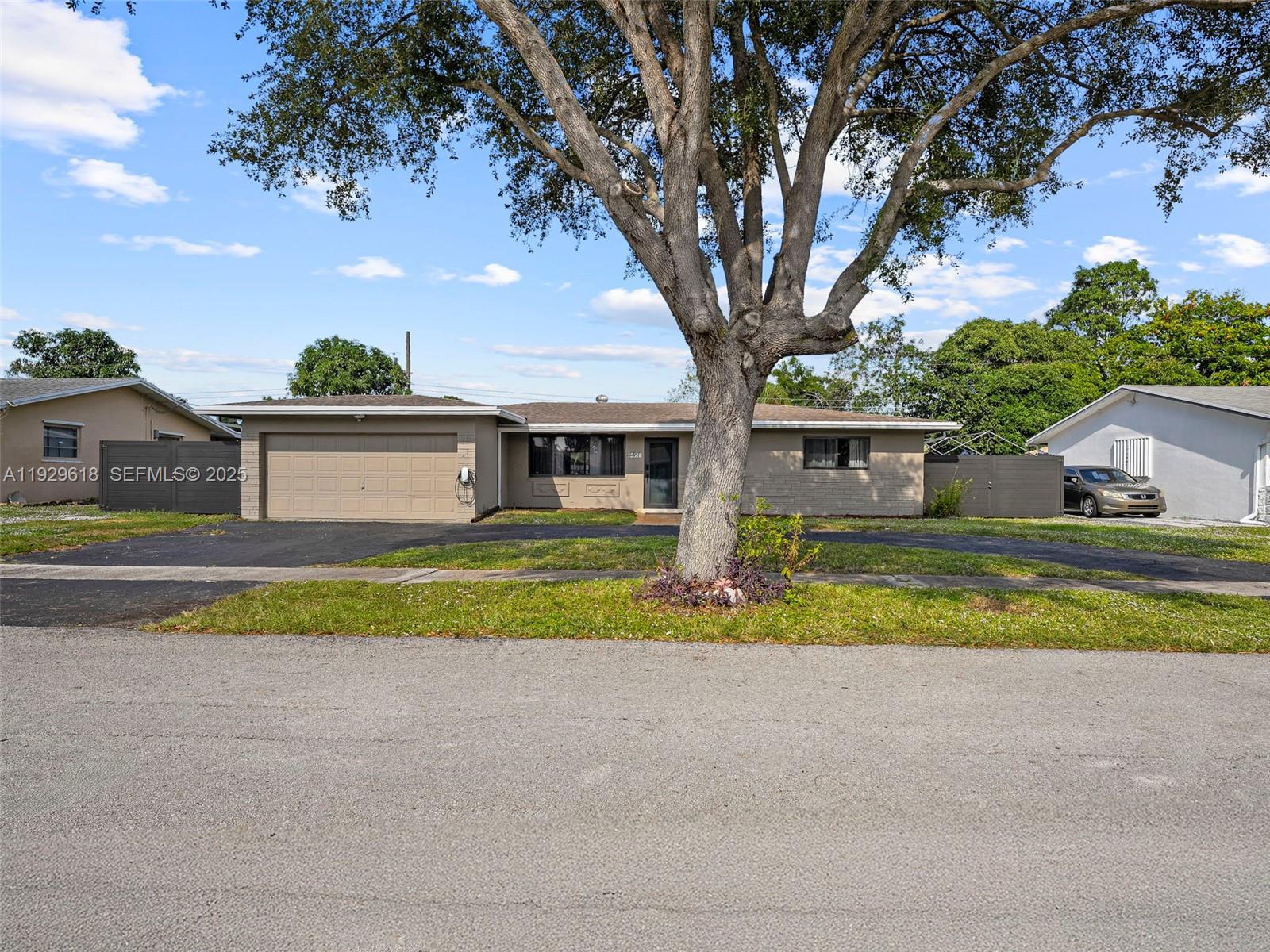 4461 NW 6th St, Plantation FL 33317
