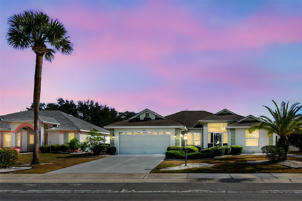 2305 E DEL WEBB BLVD, SUN CITY CENTER, FL — photo 2 of 30