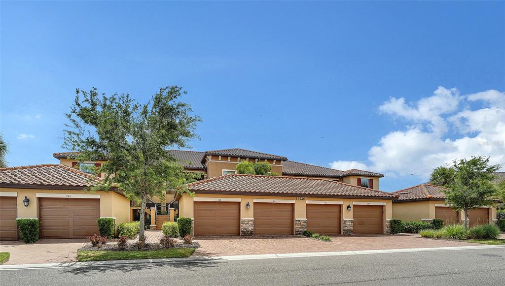 13720 MESSINA LOOP UNIT 102, BRADENTON, FL — photo 4 of 30