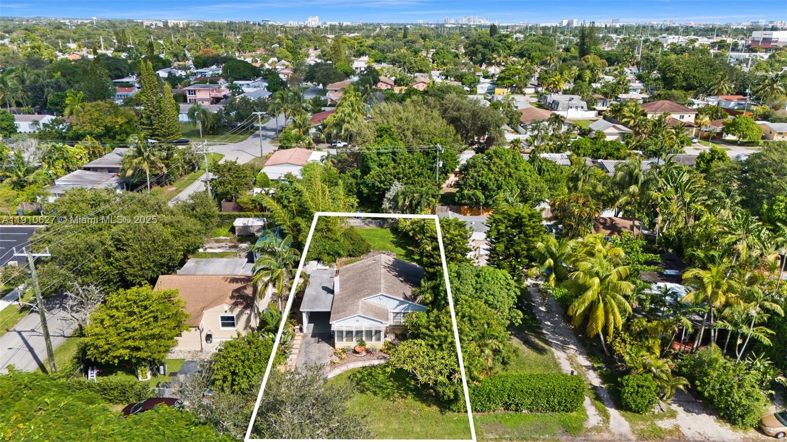 2243 Cleveland St, Hollywood FL 33020
